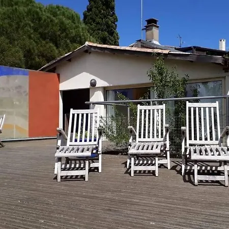 House On The Mont Saint Clair With Amazing View 빌라